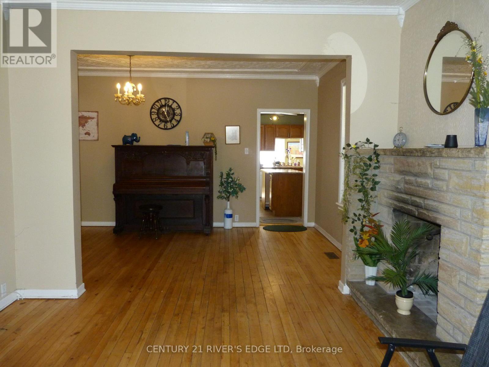 453 May Street, North Dundas, Ontario  K0C 2K0 - Photo 8 - X12445609