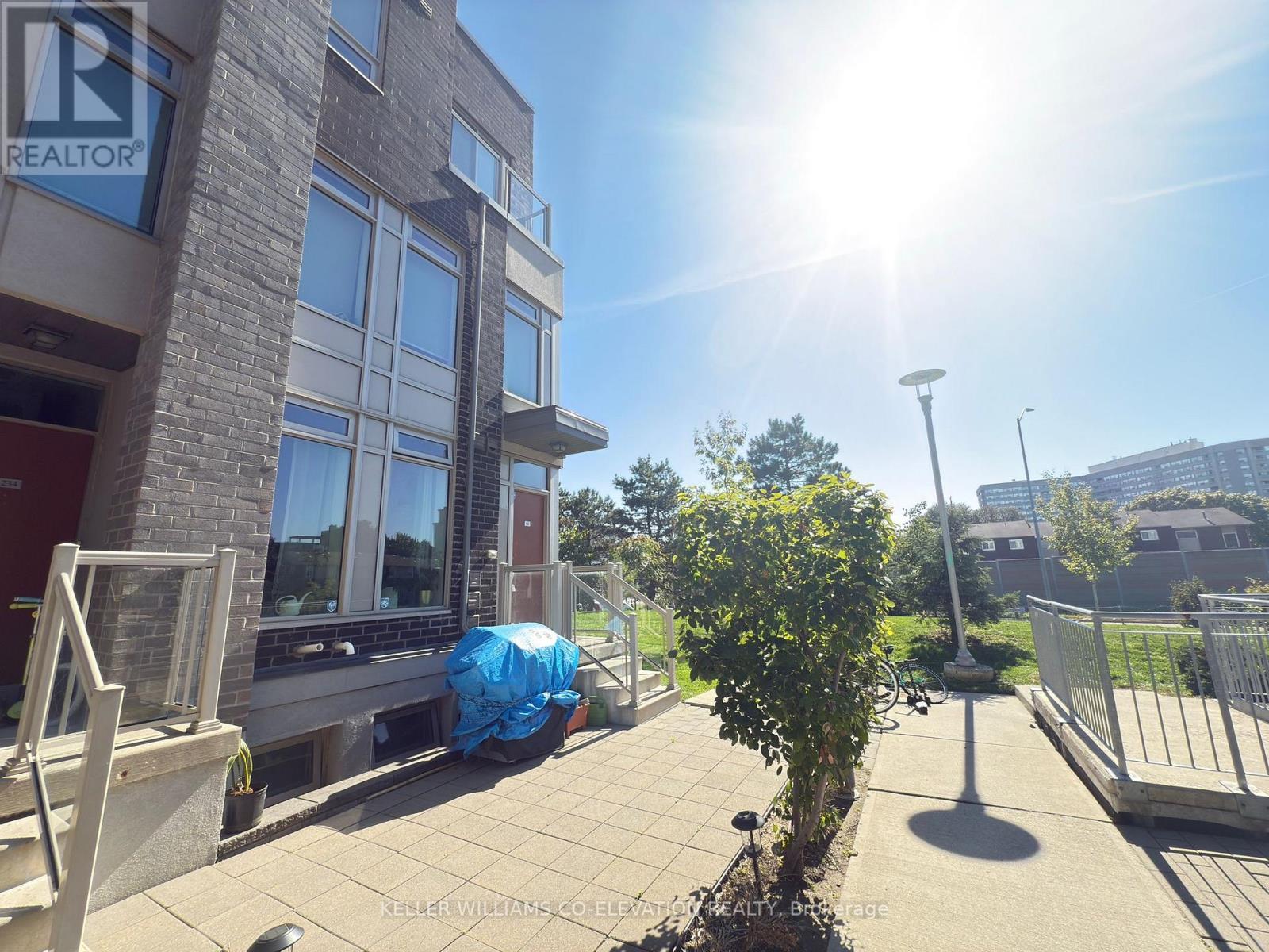 112 - 11 Applewood Lane, Toronto, Ontario  M9C 2Z7 - Photo 17 - W12328631