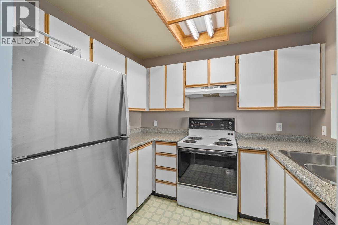 304 918 Roderick Avenue, Coquitlam, British Columbia  V3K 1R1 - Photo 9 - R3055448