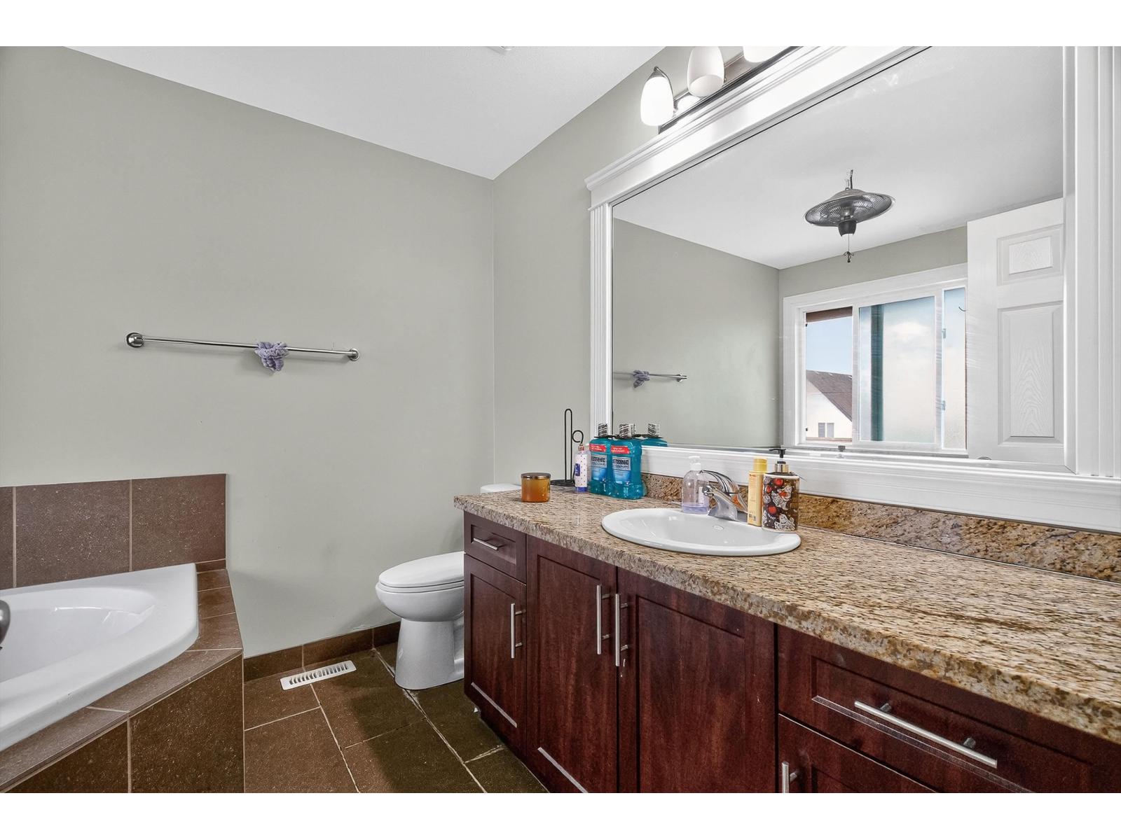 7316 192 Street, Surrey, British Columbia  V4N 5Y4 - Photo 7 - R3055012
