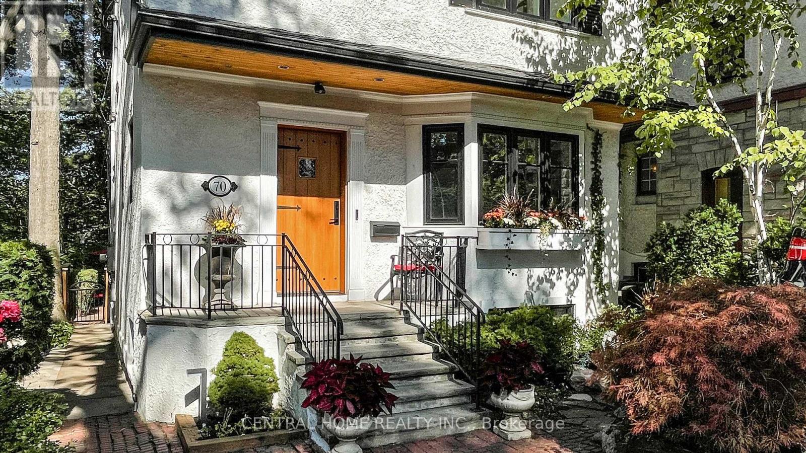 70 Pine Crescent N, Toronto, Ontario  M4E 1L4 - Photo 3 - E12444717