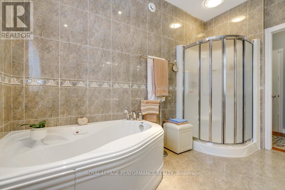6802 Riverview Drive, South Glengarry, Ontario  K6H 7M1 - Photo 10 - X12445904