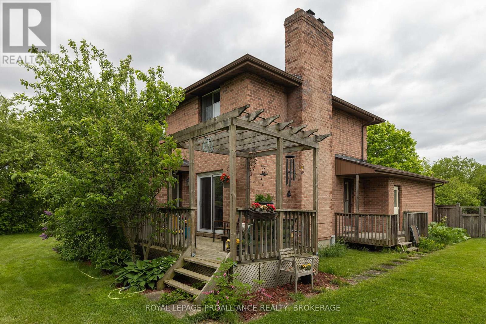 11 Glenwood Court, Kingston, Ontario  K7M 7G1 - Photo 43 - X12258480