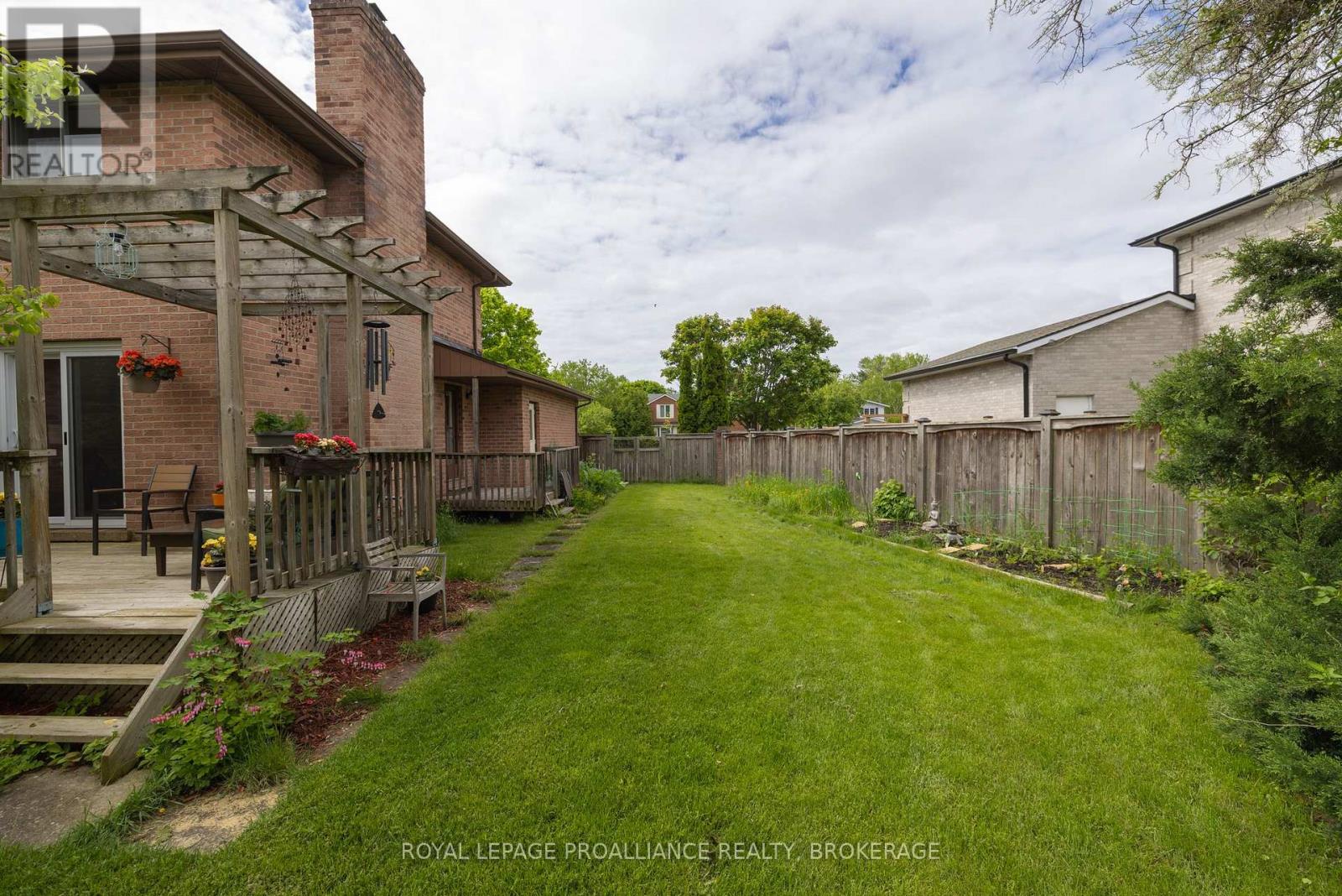 11 Glenwood Court, Kingston, Ontario  K7M 7G1 - Photo 42 - X12258480