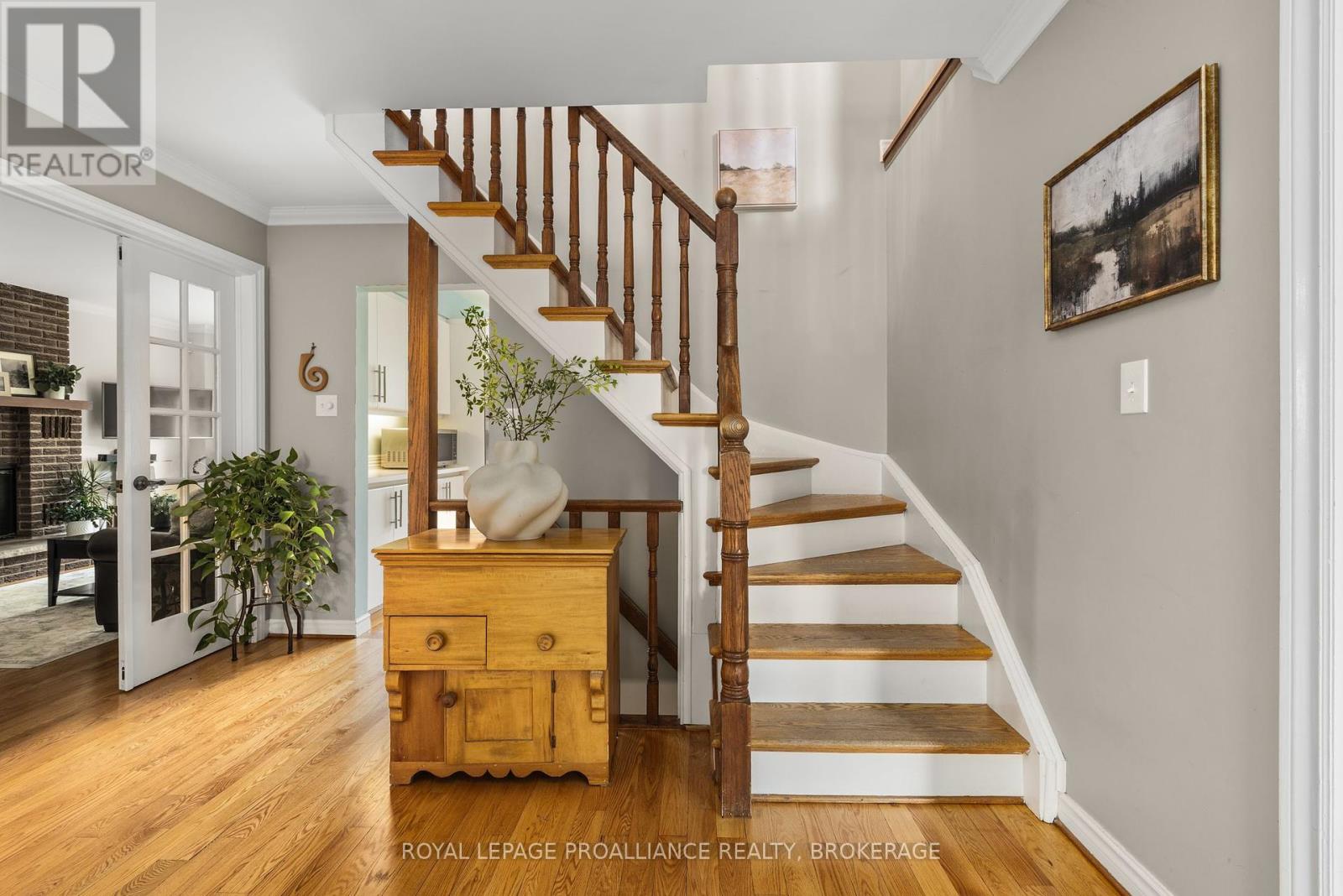 11 Glenwood Court, Kingston, Ontario  K7M 7G1 - Photo 6 - X12258480