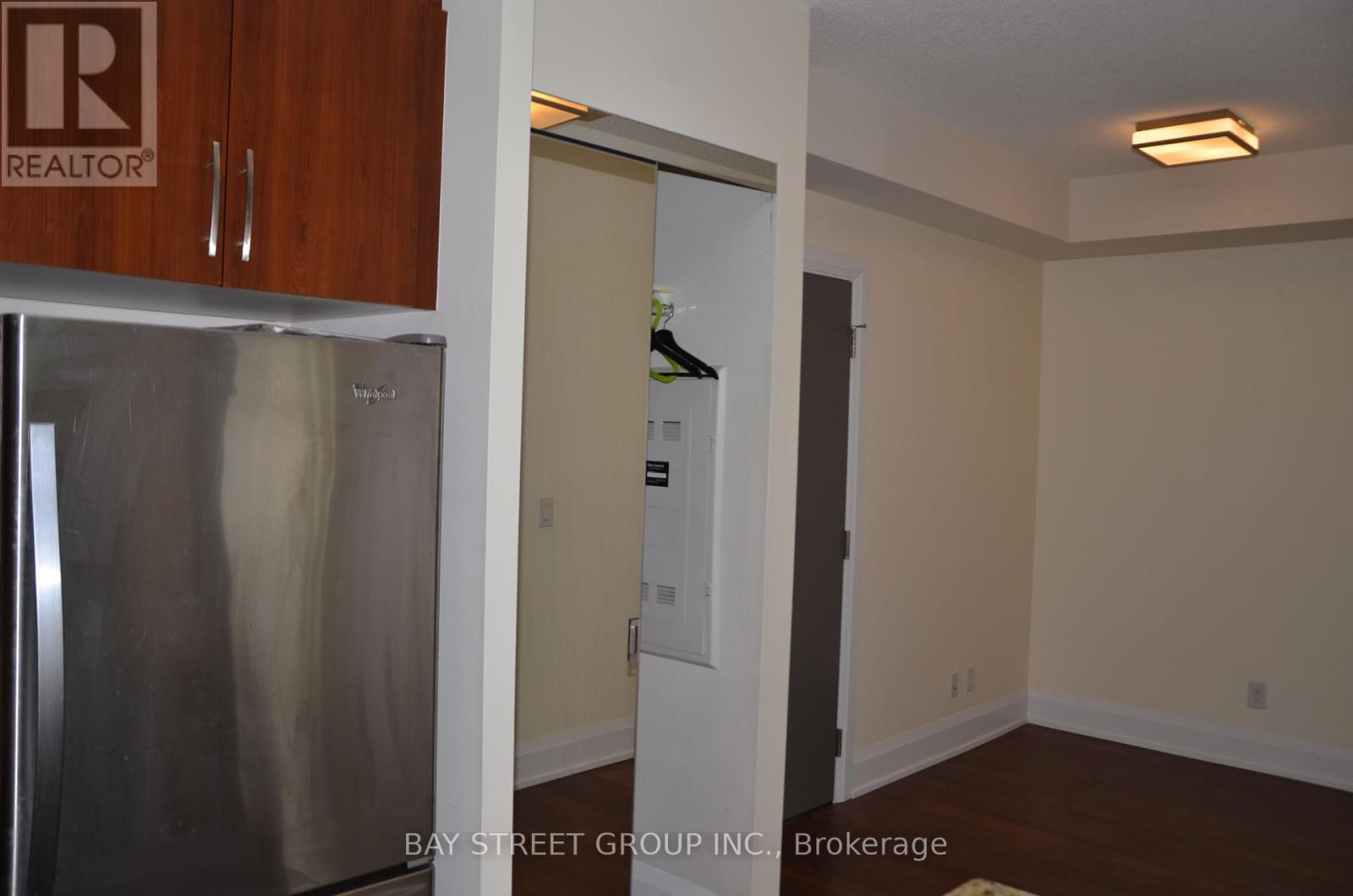 124 - 1 Old Mill Drive, Toronto, Ontario  M6S 0A1 - Photo 7 - W12445871