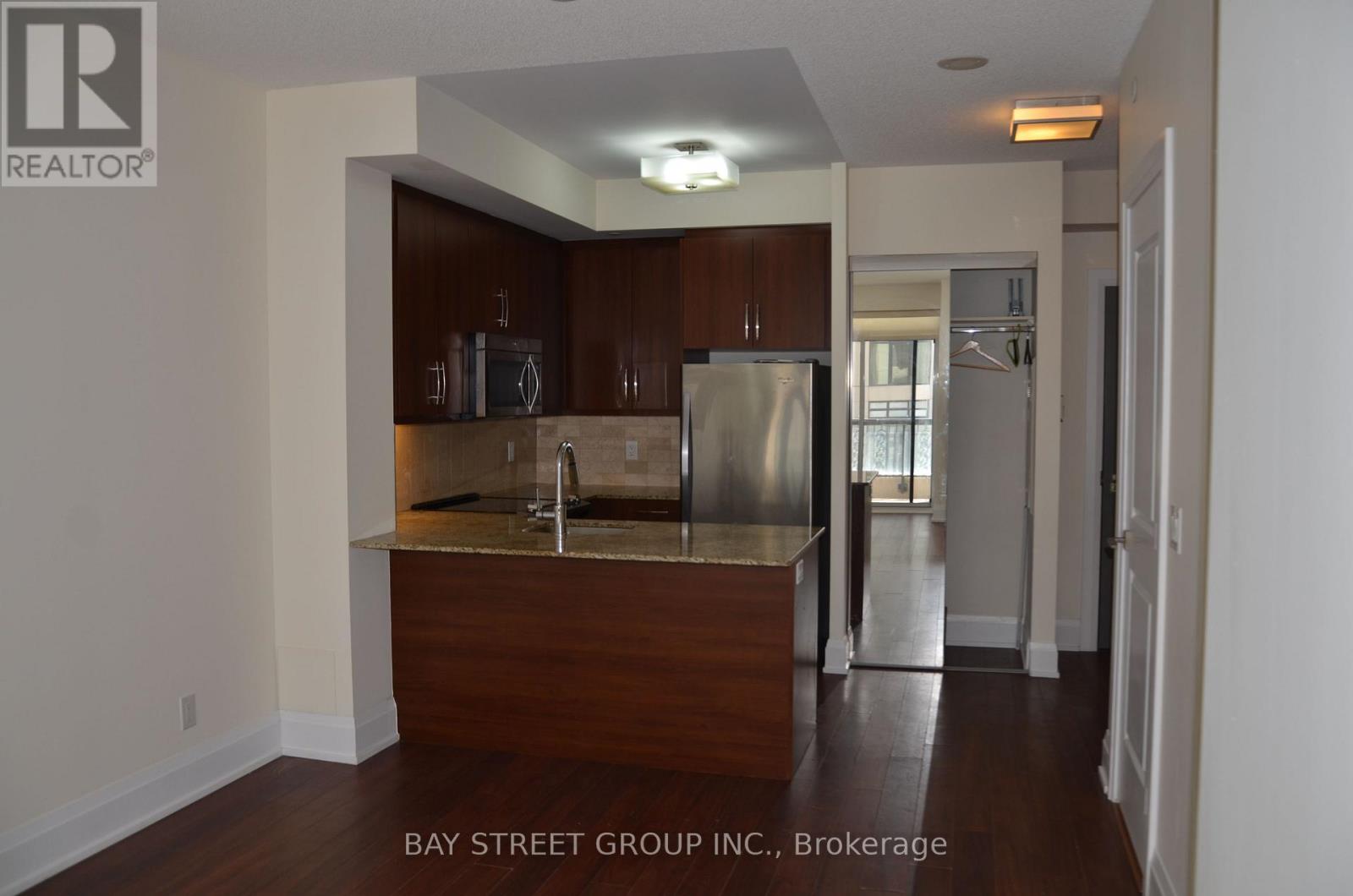124 - 1 Old Mill Drive, Toronto, Ontario  M6S 0A1 - Photo 8 - W12445871