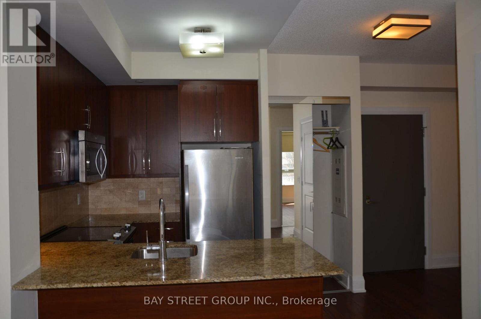 124 - 1 Old Mill Drive, Toronto, Ontario  M6S 0A1 - Photo 9 - W12445871