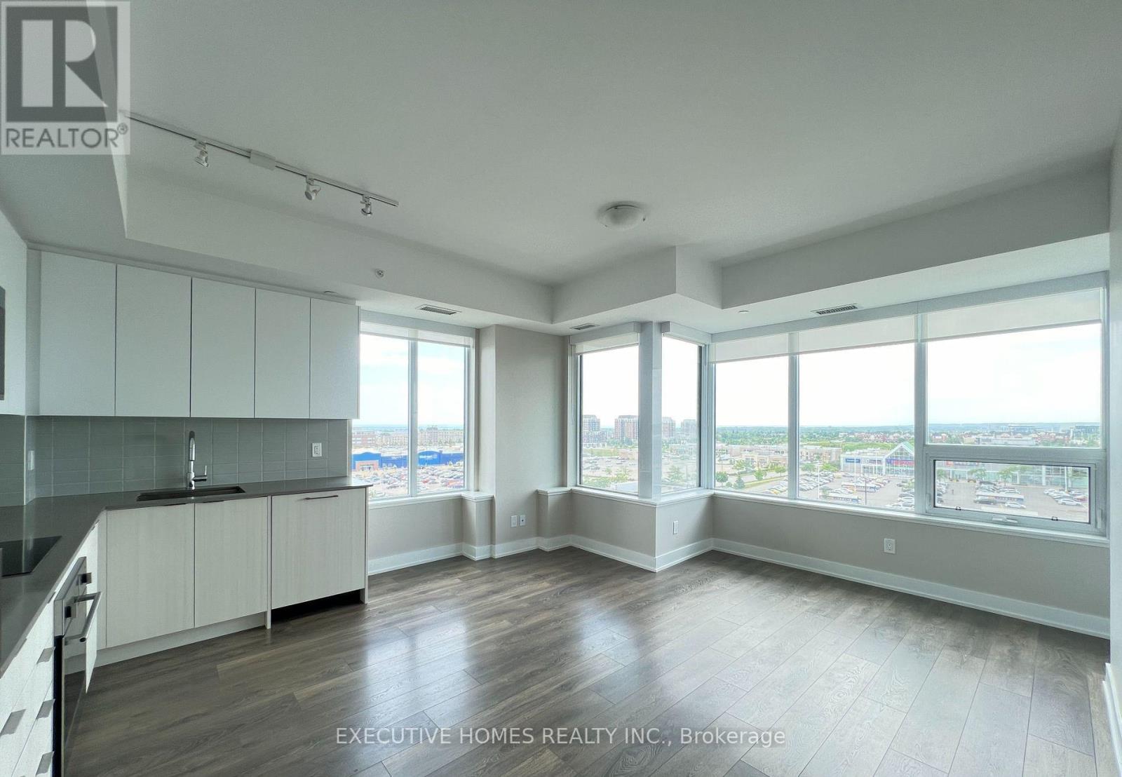 708 - 2481 Taunton Road, Oakville, Ontario  L6H 3R7 - Photo 4 - W12445873