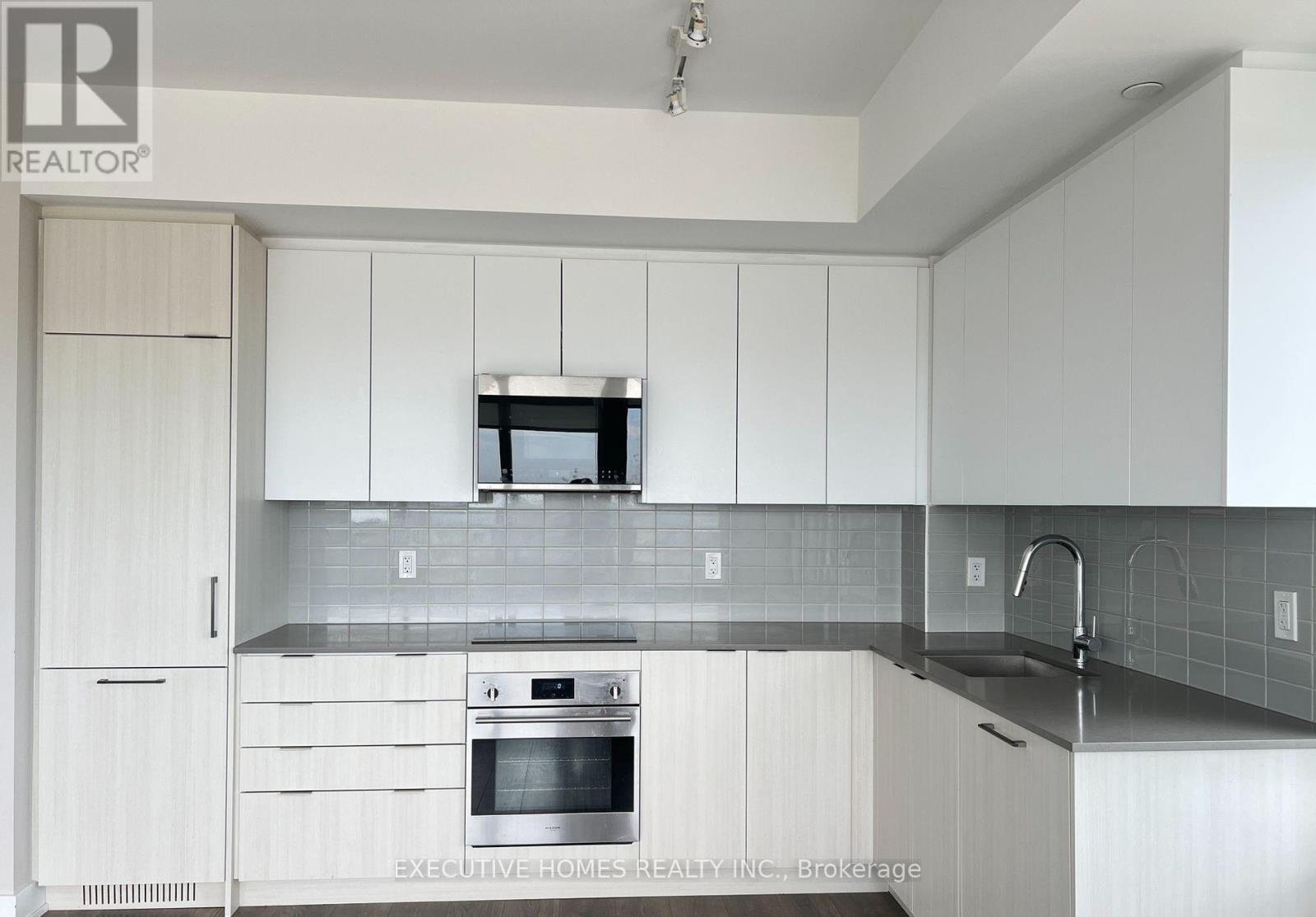 708 - 2481 Taunton Road, Oakville, Ontario  L6H 3R7 - Photo 7 - W12445873