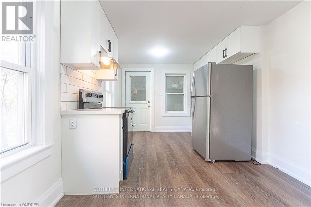 1842 Balsam Avenue, Mississauga, Ontario  L5J 1L2 - Photo 12 - W12445874
