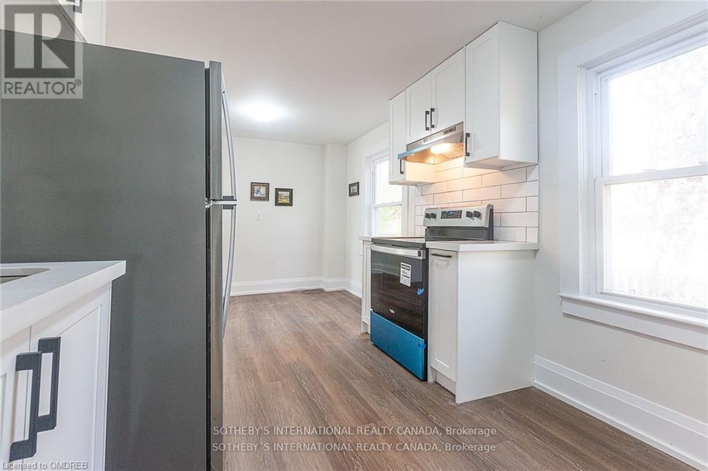 1842 Balsam Avenue, Mississauga, Ontario  L5J 1L2 - Photo 14 - W12445874