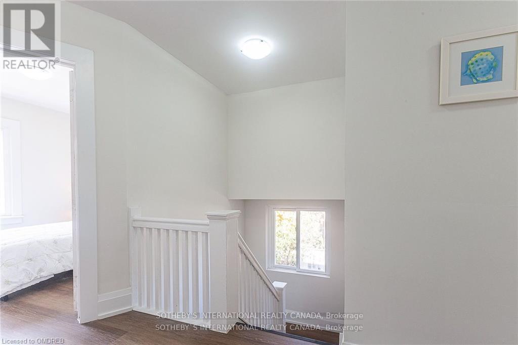 1842 Balsam Avenue, Mississauga, Ontario  L5J 1L2 - Photo 17 - W12445874