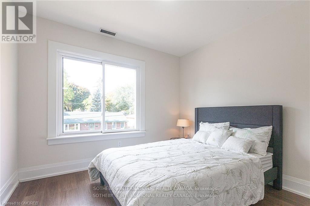 1842 Balsam Avenue, Mississauga, Ontario  L5J 1L2 - Photo 18 - W12445874