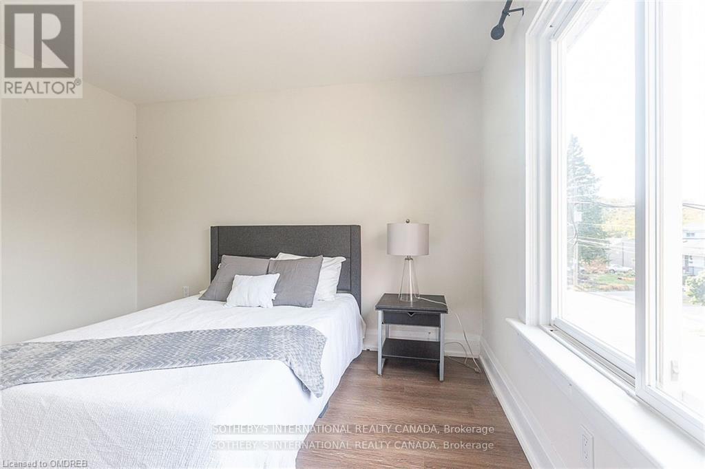 1842 Balsam Avenue, Mississauga, Ontario  L5J 1L2 - Photo 23 - W12445874
