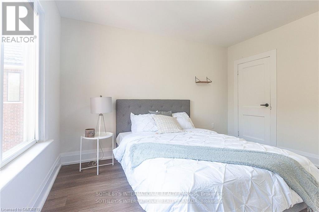 1842 Balsam Avenue, Mississauga, Ontario  L5J 1L2 - Photo 26 - W12445874