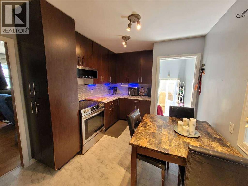 2219 41 Street Se, Calgary, Alberta  T2B 1C8 - Photo 9 - A2262307