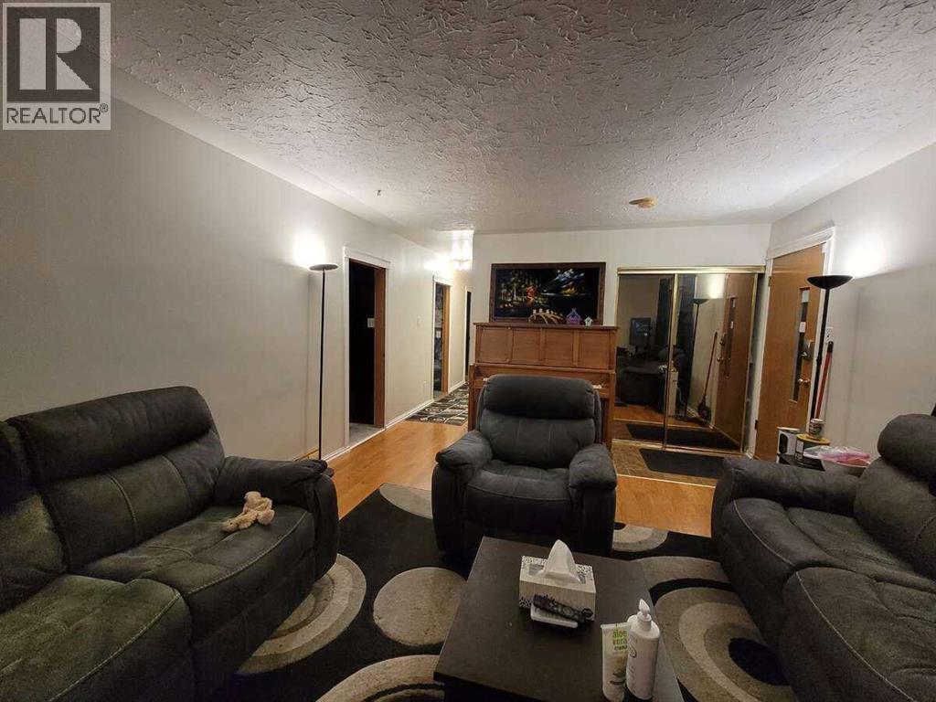 2219 41 Street Se, Calgary, Alberta  T2B 1C8 - Photo 8 - A2262307