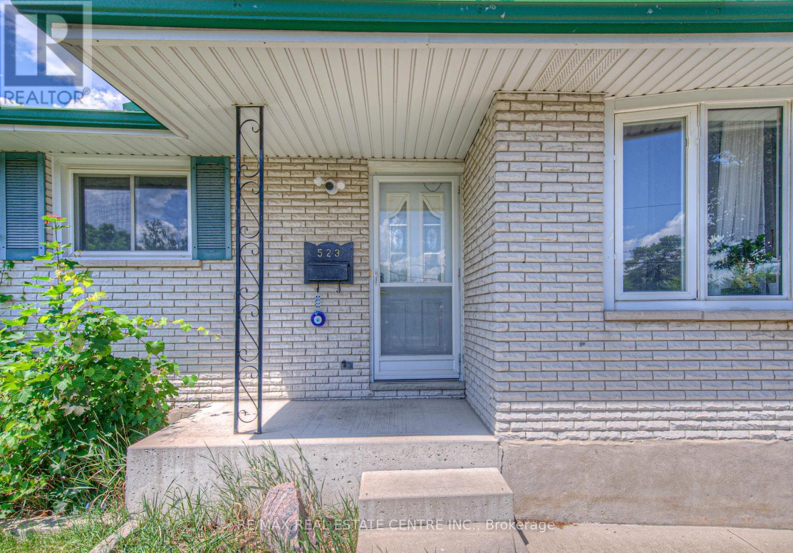 523 Dunbar Road, Cambridge, Ontario  N3H 2T3 - Photo 4 - X12445878