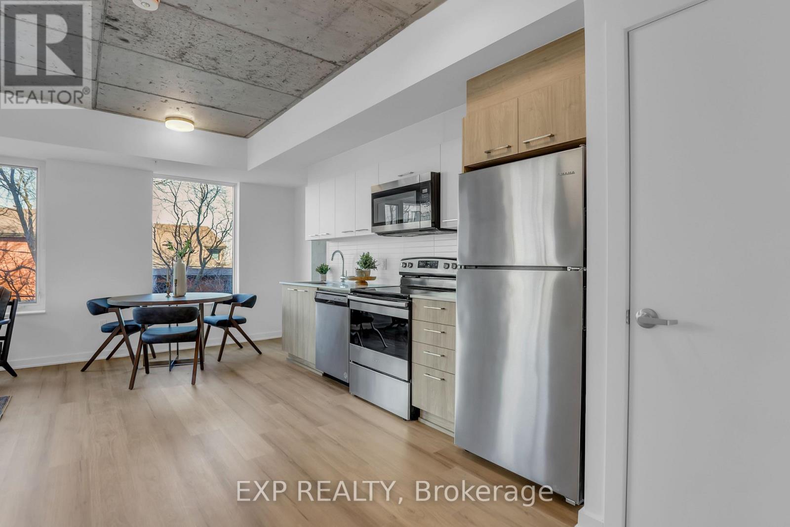 202 - 36 Robinson Avenue, Ottawa, Ontario  K1S 8N8 - Photo 10 - X12445883