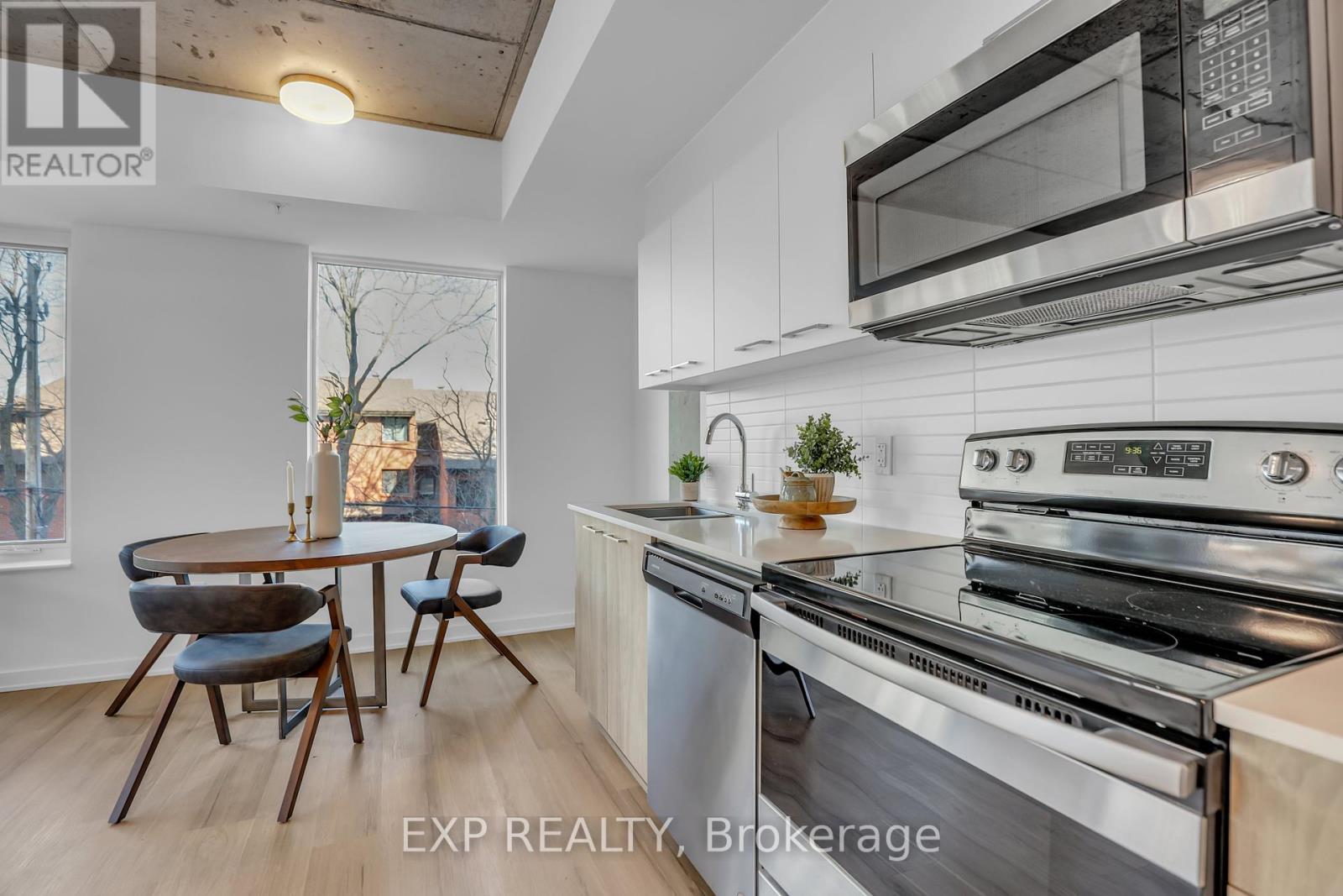 202 - 36 Robinson Avenue, Ottawa, Ontario  K1S 8N8 - Photo 13 - X12445883