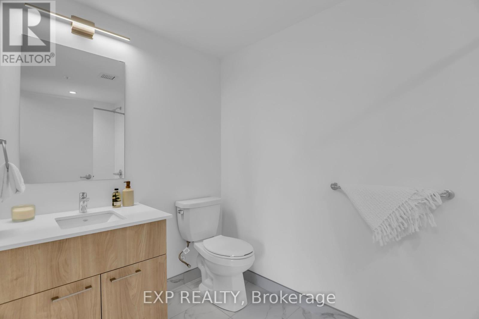 202 - 36 Robinson Avenue, Ottawa, Ontario  K1S 8N8 - Photo 7 - X12445883