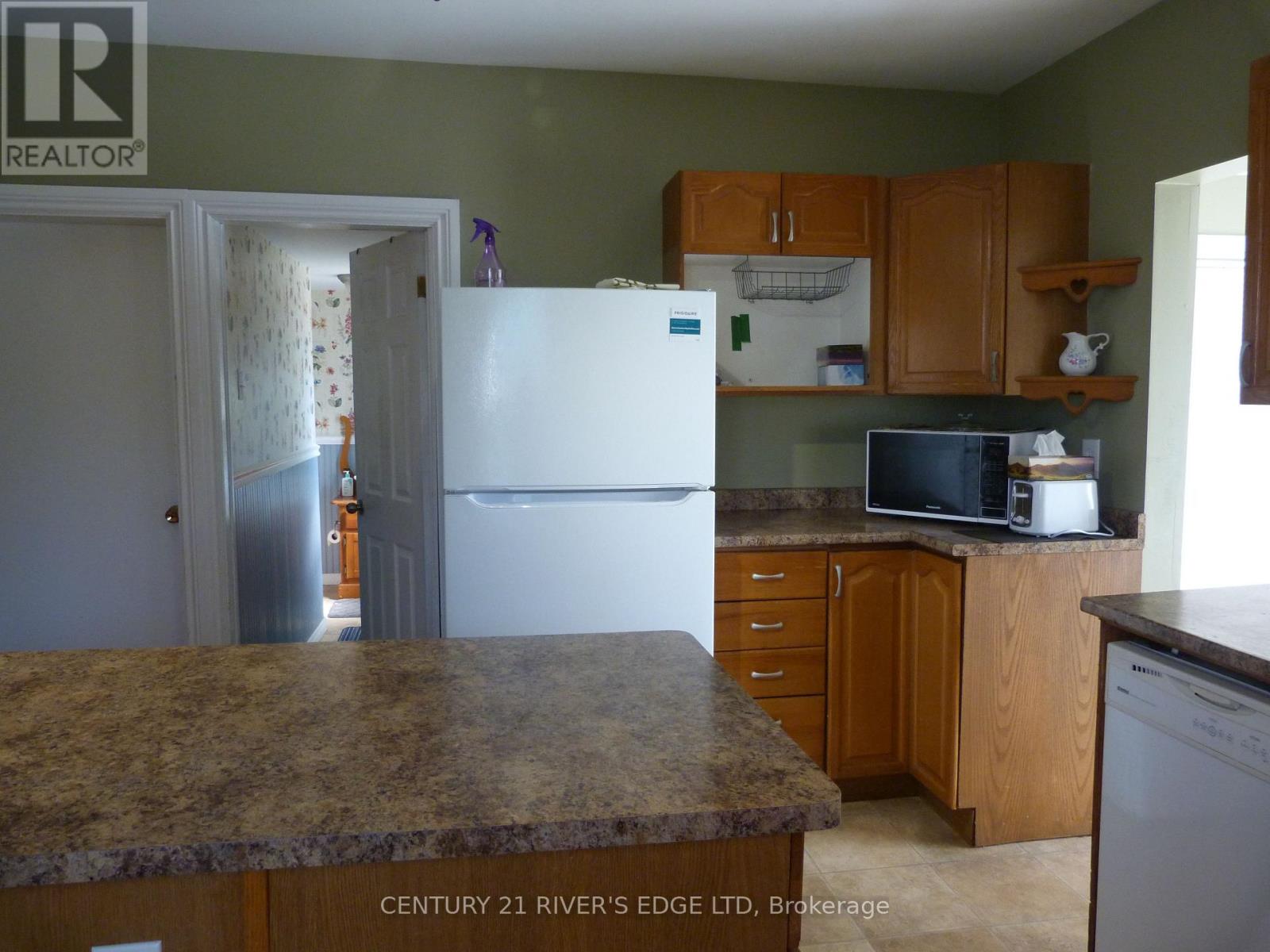 453 May Street, North Dundas, Ontario  K0C 2K0 - Photo 14 - X12445609