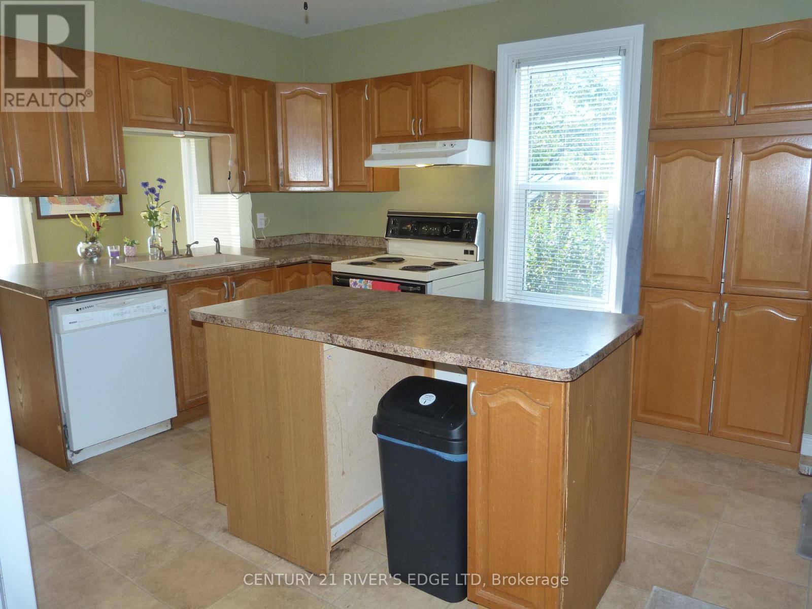 453 May Street, North Dundas, Ontario  K0C 2K0 - Photo 15 - X12445609