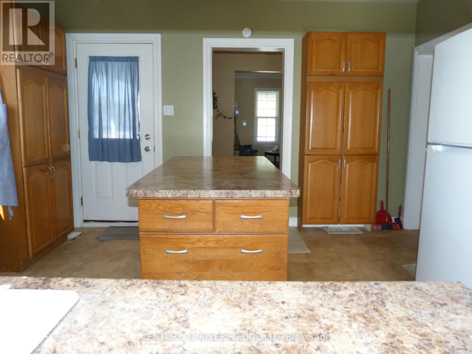 453 May Street, North Dundas, Ontario  K0C 2K0 - Photo 16 - X12445609
