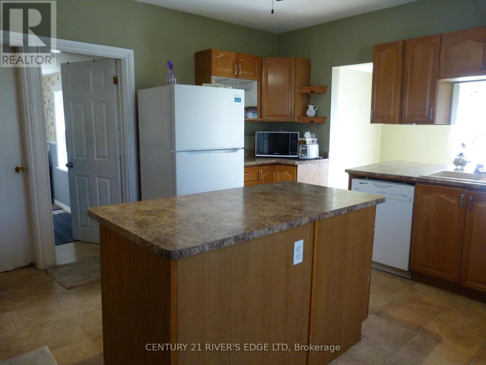 453 May Street, North Dundas, Ontario  K0C 2K0 - Photo 13 - X12445609