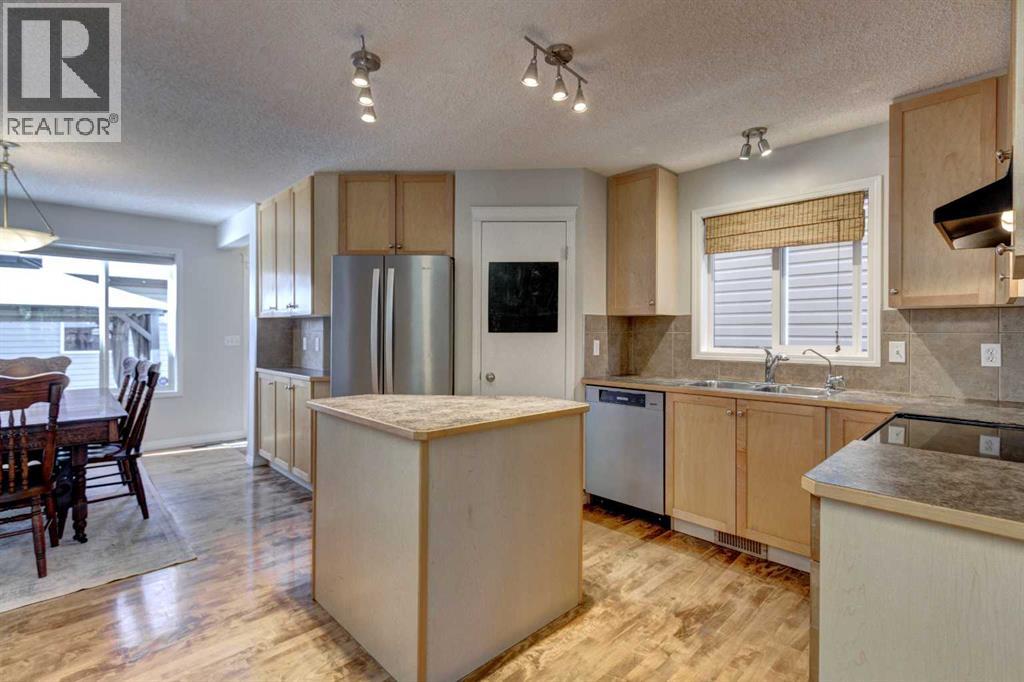 2062 New Brighton Gardens Se, Calgary, Alberta  T2A 0B6 - Photo 7 - A2248551