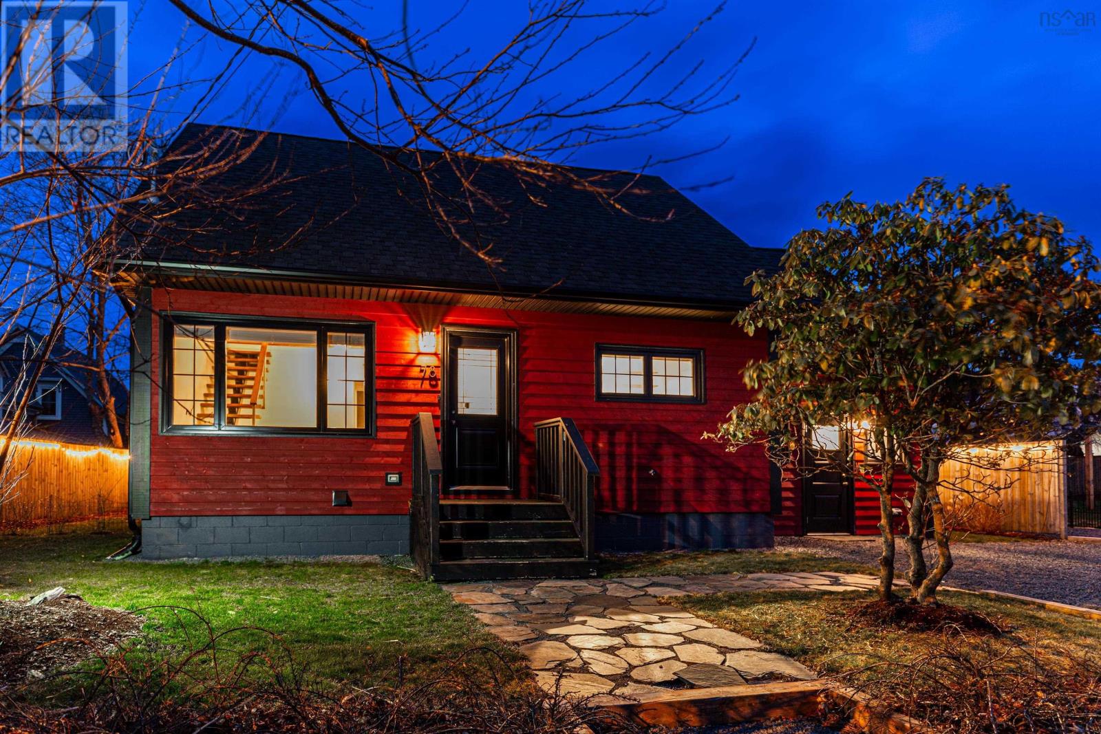 78 Lawrence St, Lunenburg, Nova Scotia  B0J 2C0 - Photo 1 - 202509391