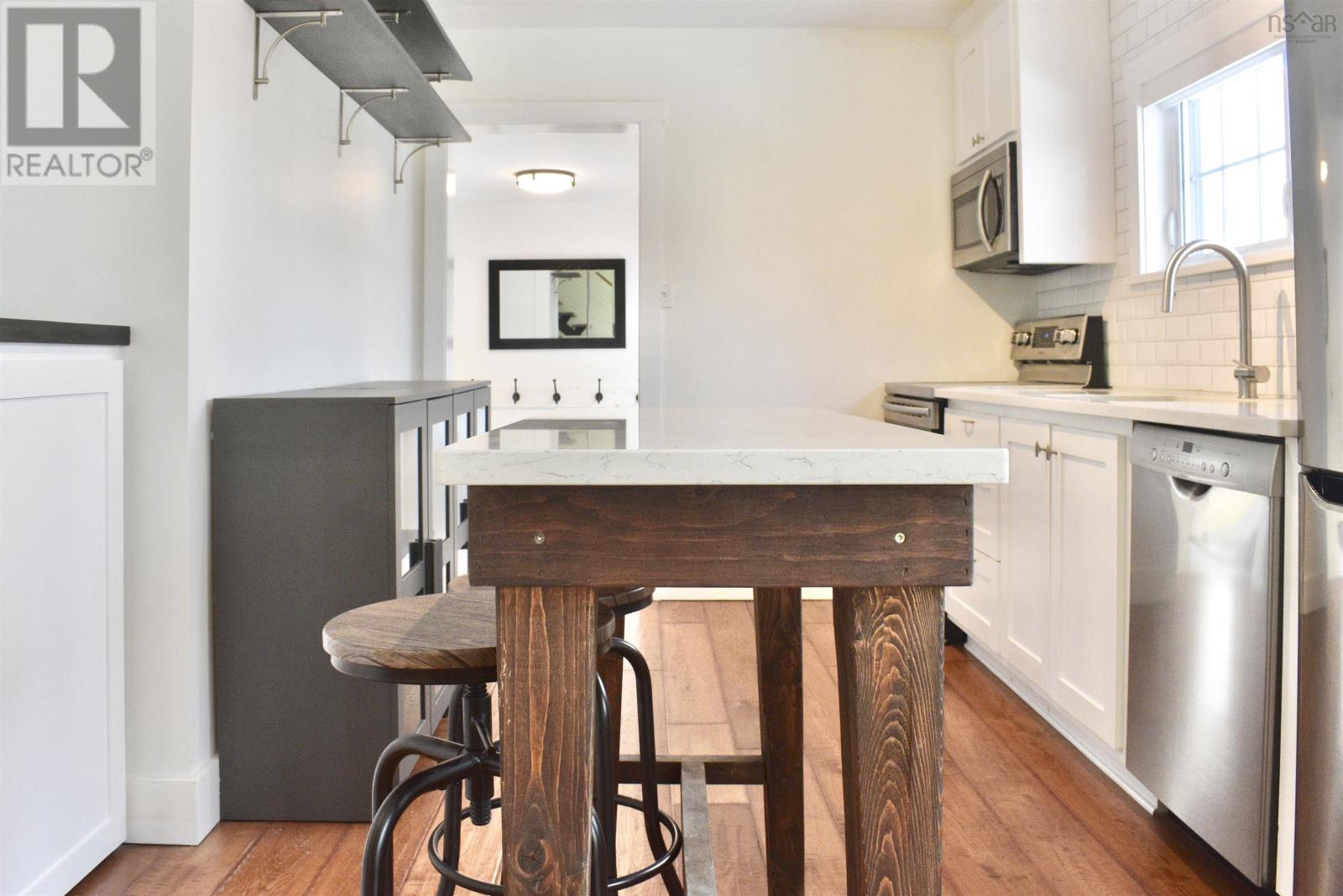 78 Lawrence St, Lunenburg, Nova Scotia  B0J 2C0 - Photo 12 - 202509391