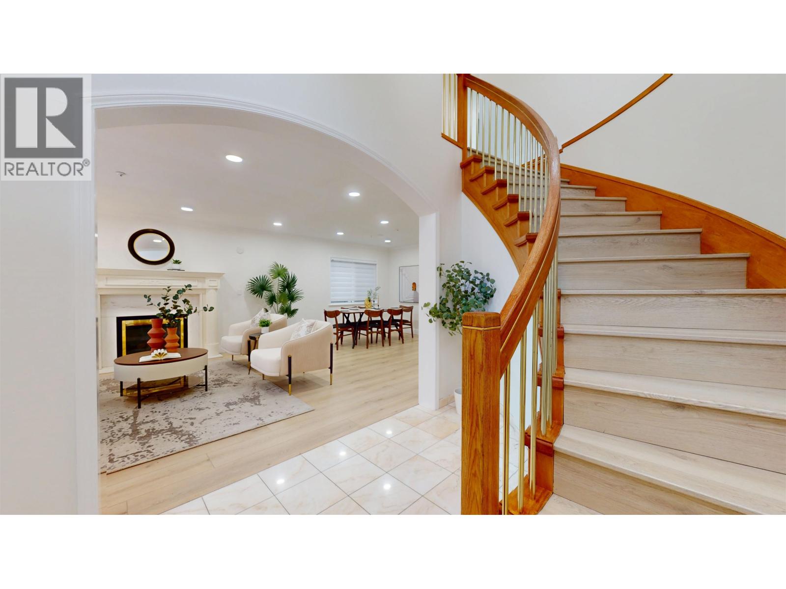 2066 W 44th Avenue, Vancouver, British Columbia  V6M 2E9 - Photo 2 - R3022578