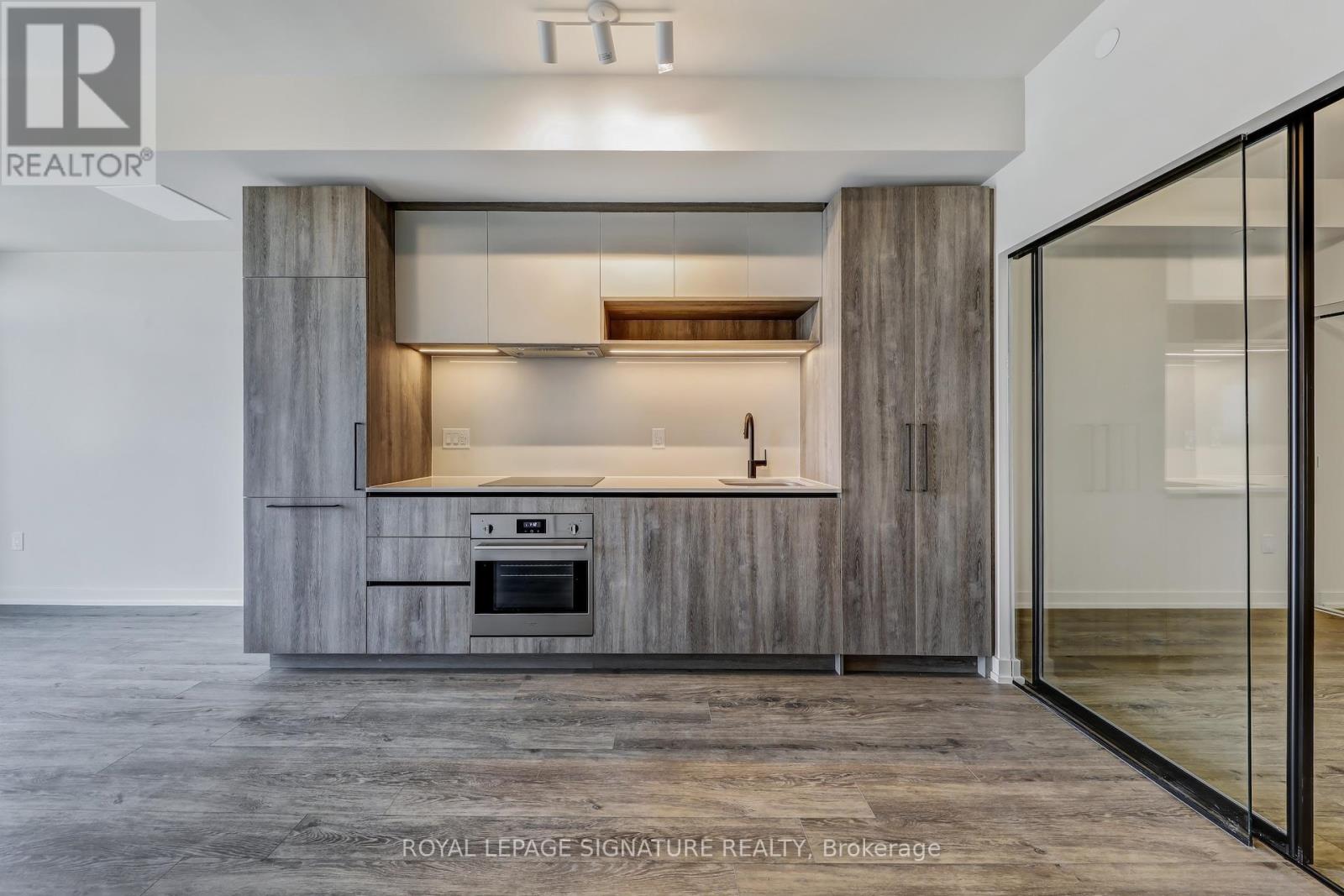 410 - 181 Sterling Road, Toronto, Ontario  M6R 2B2 - Photo 5 - C12445880