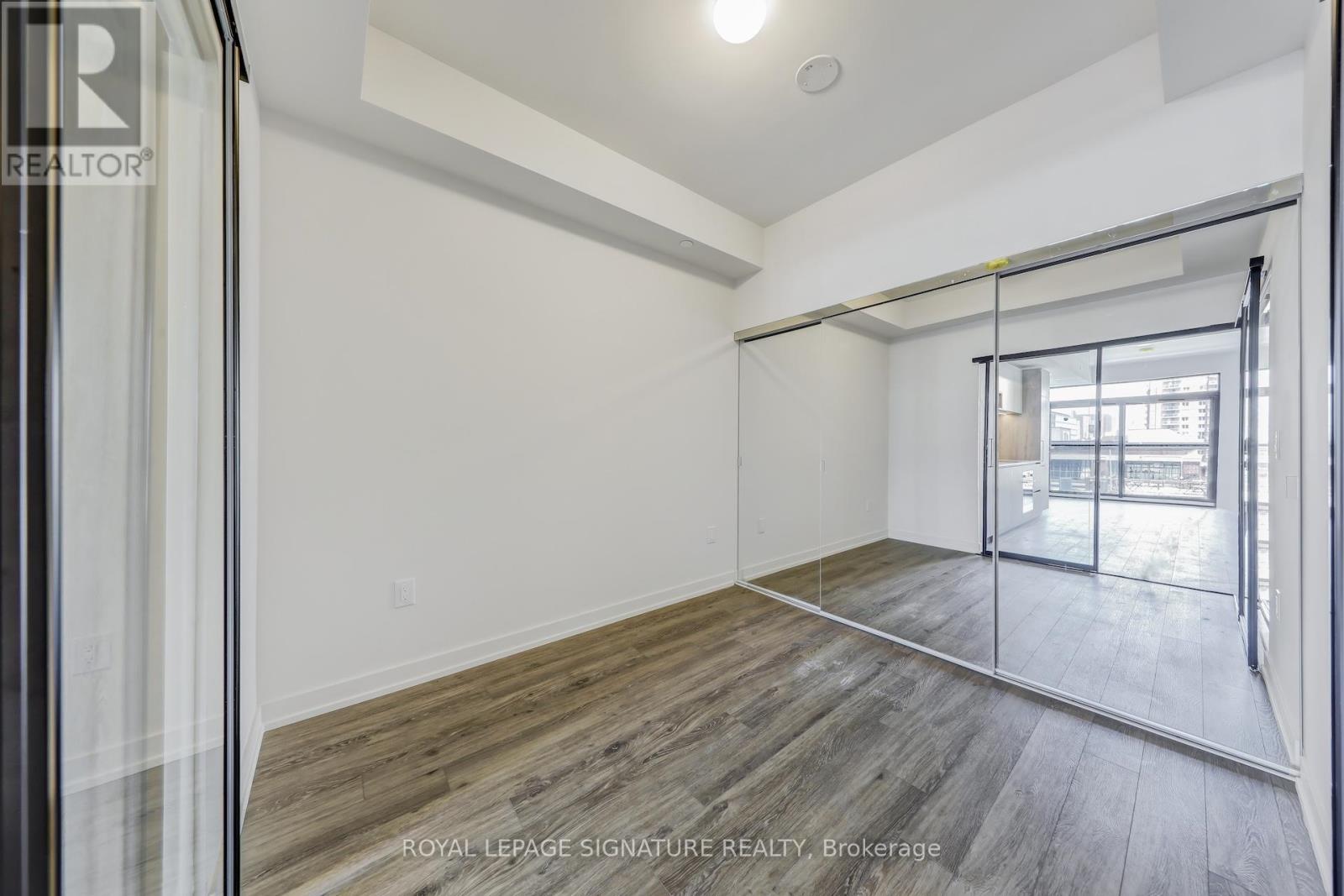 410 - 181 Sterling Road, Toronto, Ontario  M6R 2B2 - Photo 9 - C12445880