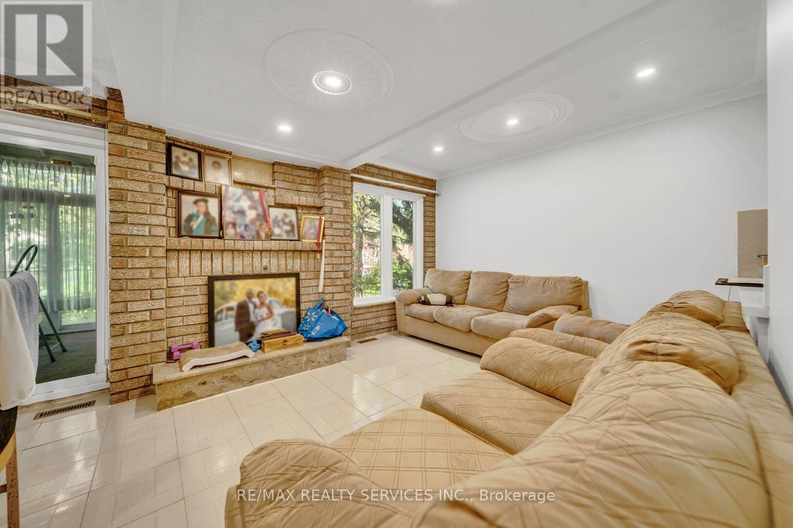 83 Haslam Street, Toronto (Birchcliffe-Cliffside), Ontario  M1N 3N8 - Photo 10 - E12445884