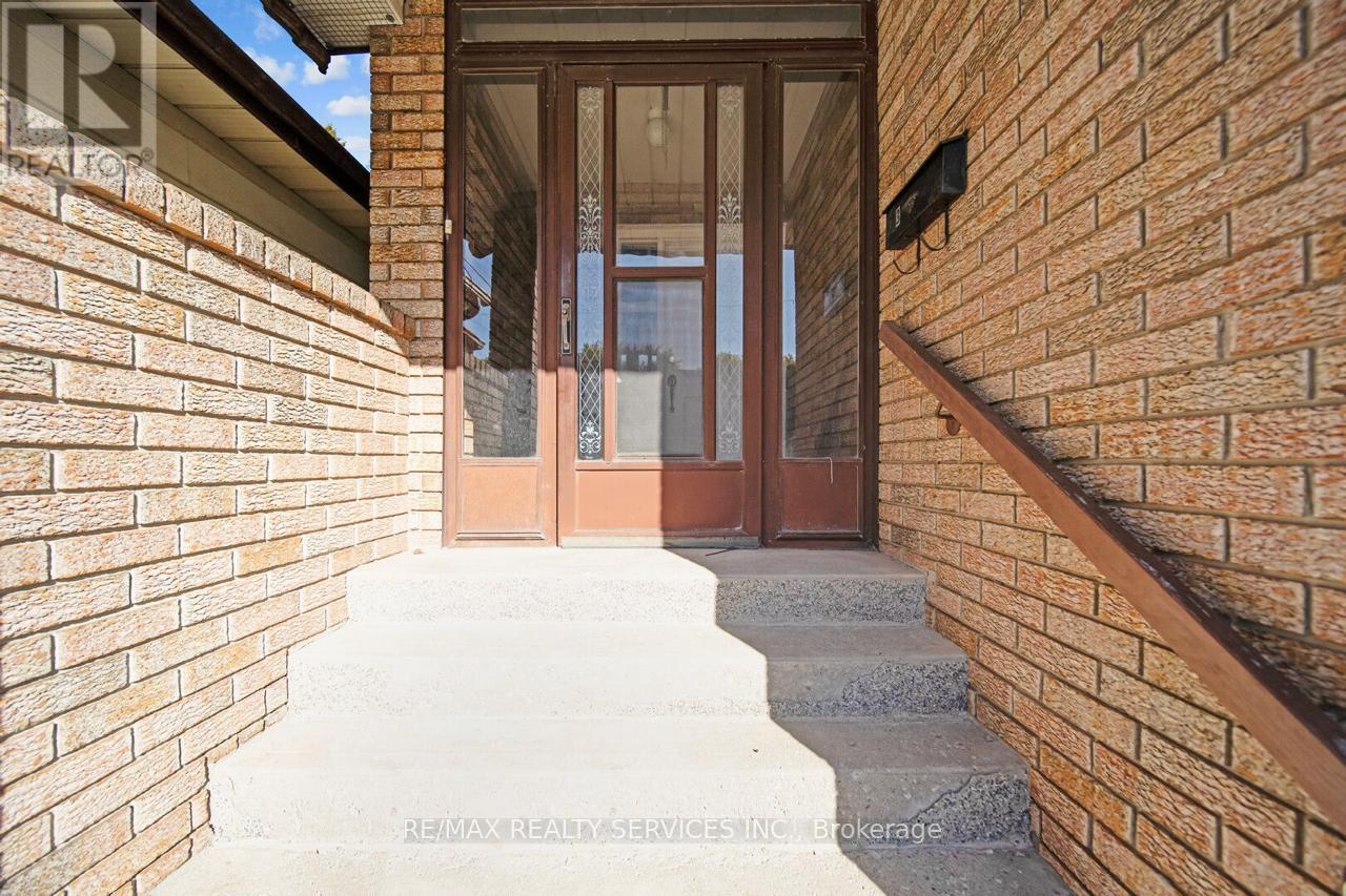 83 Haslam Street, Toronto (Birchcliffe-Cliffside), Ontario  M1N 3N8 - Photo 2 - E12445884
