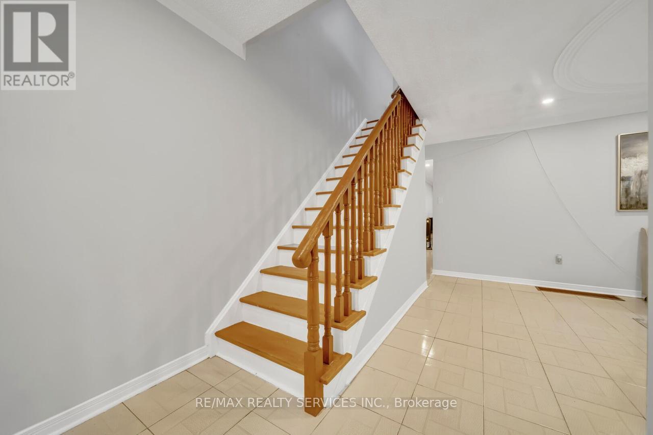 83 Haslam Street, Toronto (Birchcliffe-Cliffside), Ontario  M1N 3N8 - Photo 4 - E12445884