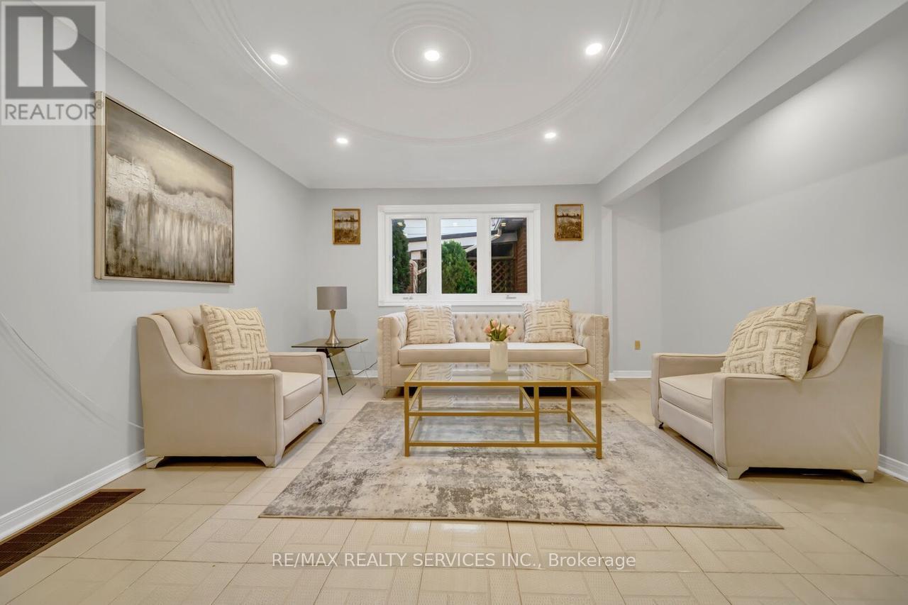 83 Haslam Street, Toronto (Birchcliffe-Cliffside), Ontario  M1N 3N8 - Photo 6 - E12445884