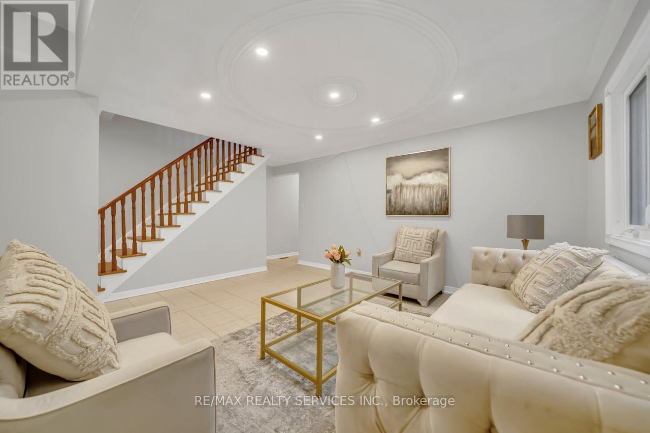 83 Haslam Street, Toronto (Birchcliffe-Cliffside), Ontario  M1N 3N8 - Photo 7 - E12445884