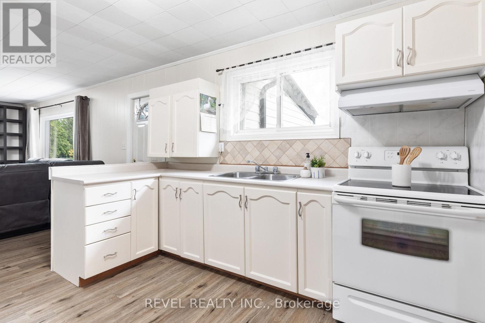 883 Centennial Park Road, Kawartha Lakes, Ontario  K0M 2B0 - Photo 13 - X12272210