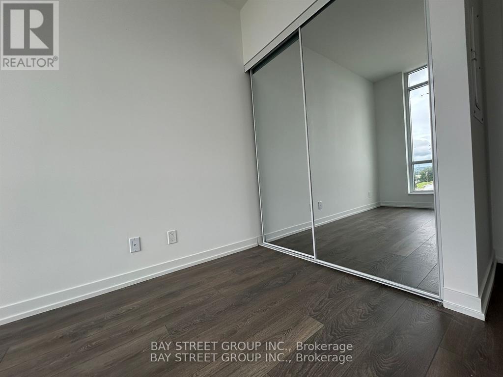 1003 - 8 Beverley Glen Boulevard, Vaughan, Ontario  L4J 0L5 - Photo 4 - N12445892