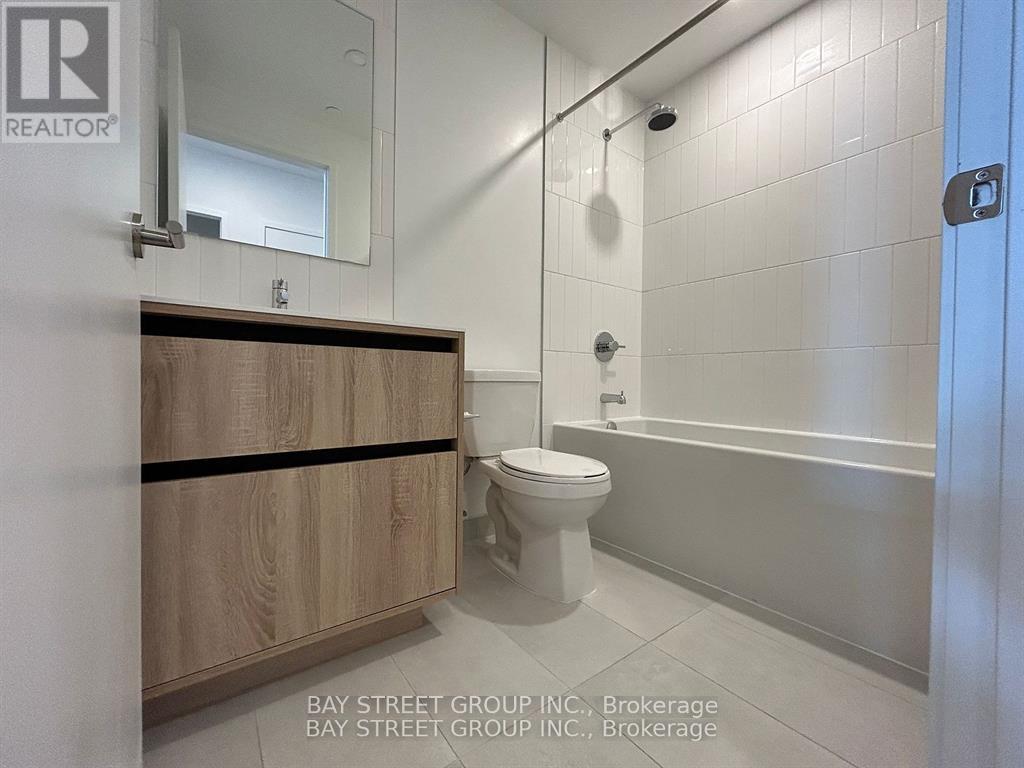 1003 - 8 Beverley Glen Boulevard, Vaughan, Ontario  L4J 0L5 - Photo 6 - N12445892