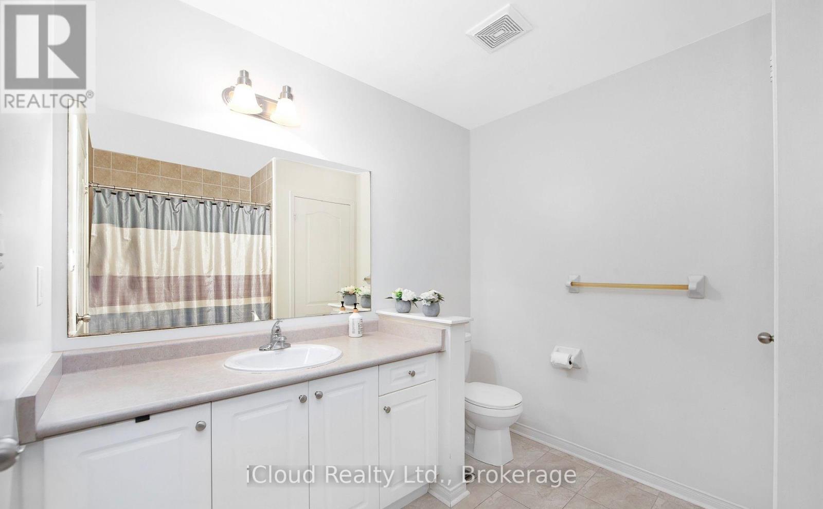 18 Meadowhawk Trail, Bradford West Gwillimbury (Bradford), Ontario  L3Z 0E6 - Photo 13 - N12445903