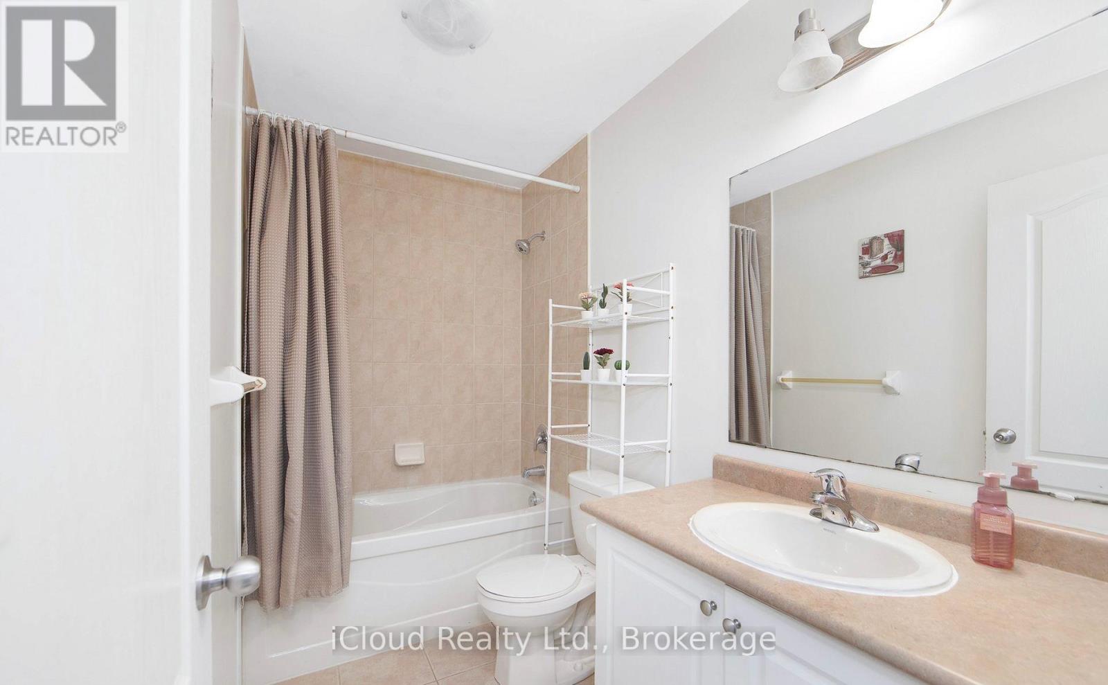 18 Meadowhawk Trail, Bradford West Gwillimbury (Bradford), Ontario  L3Z 0E6 - Photo 16 - N12445903
