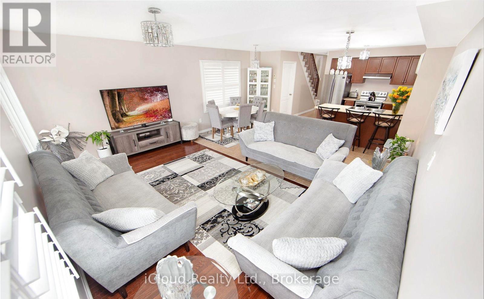 18 Meadowhawk Trail, Bradford West Gwillimbury (Bradford), Ontario  L3Z 0E6 - Photo 9 - N12445903