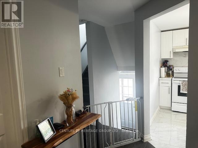 12 - 233 Innisfil Street, Barrie, Ontario  L4N 3E9 - Photo 6 - S12445888