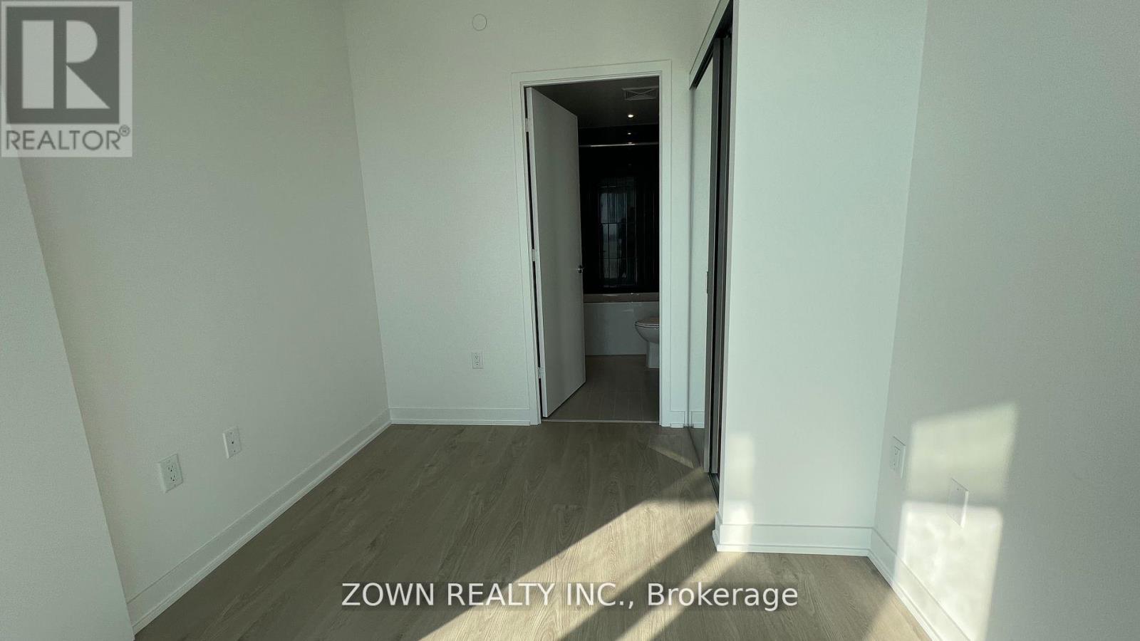 1506 - 3900 Confederation Parkway, Mississauga, Ontario  L5B 0M3 - Photo 12 - W12445893