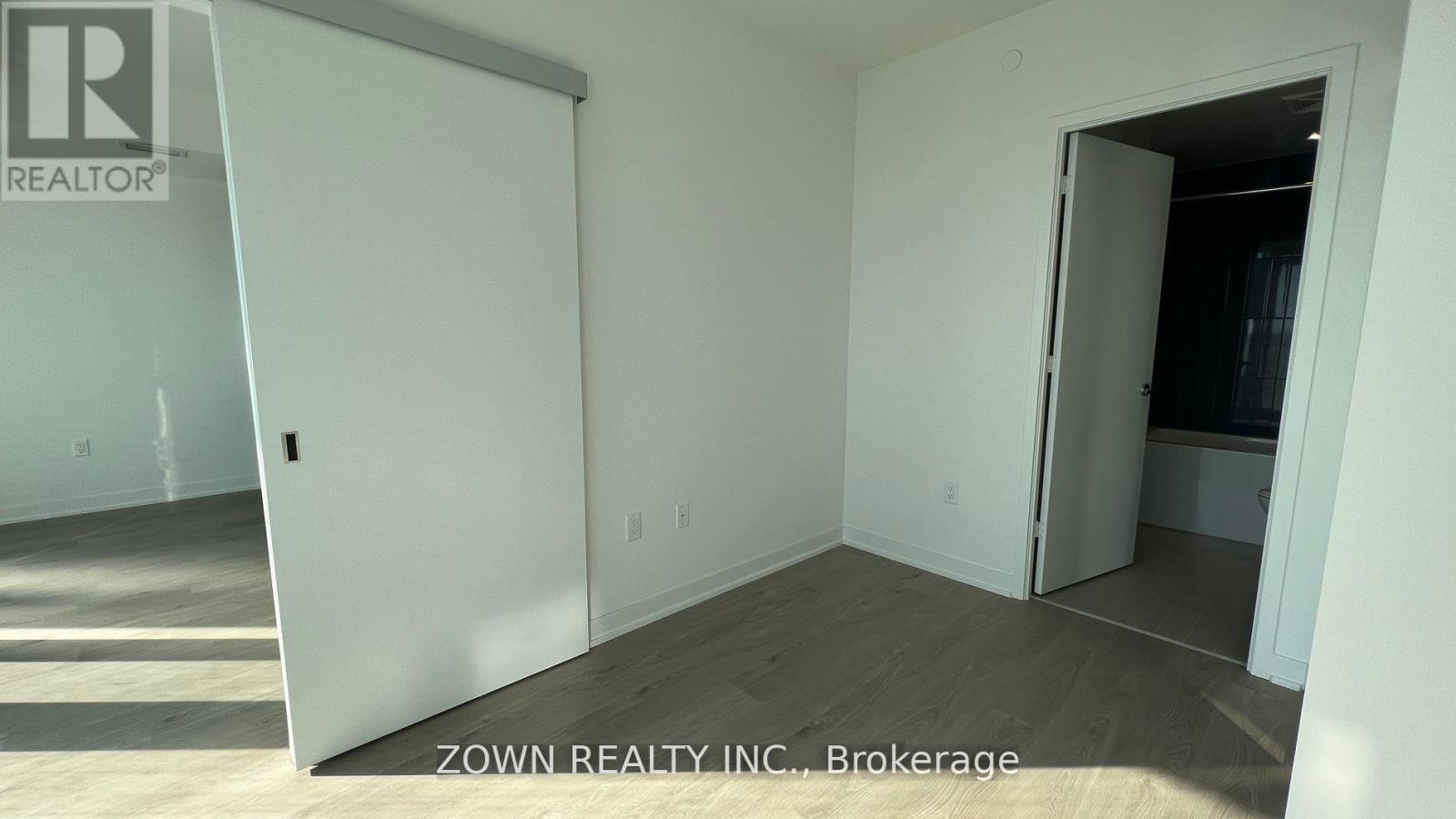 1506 - 3900 Confederation Parkway, Mississauga, Ontario  L5B 0M3 - Photo 13 - W12445893